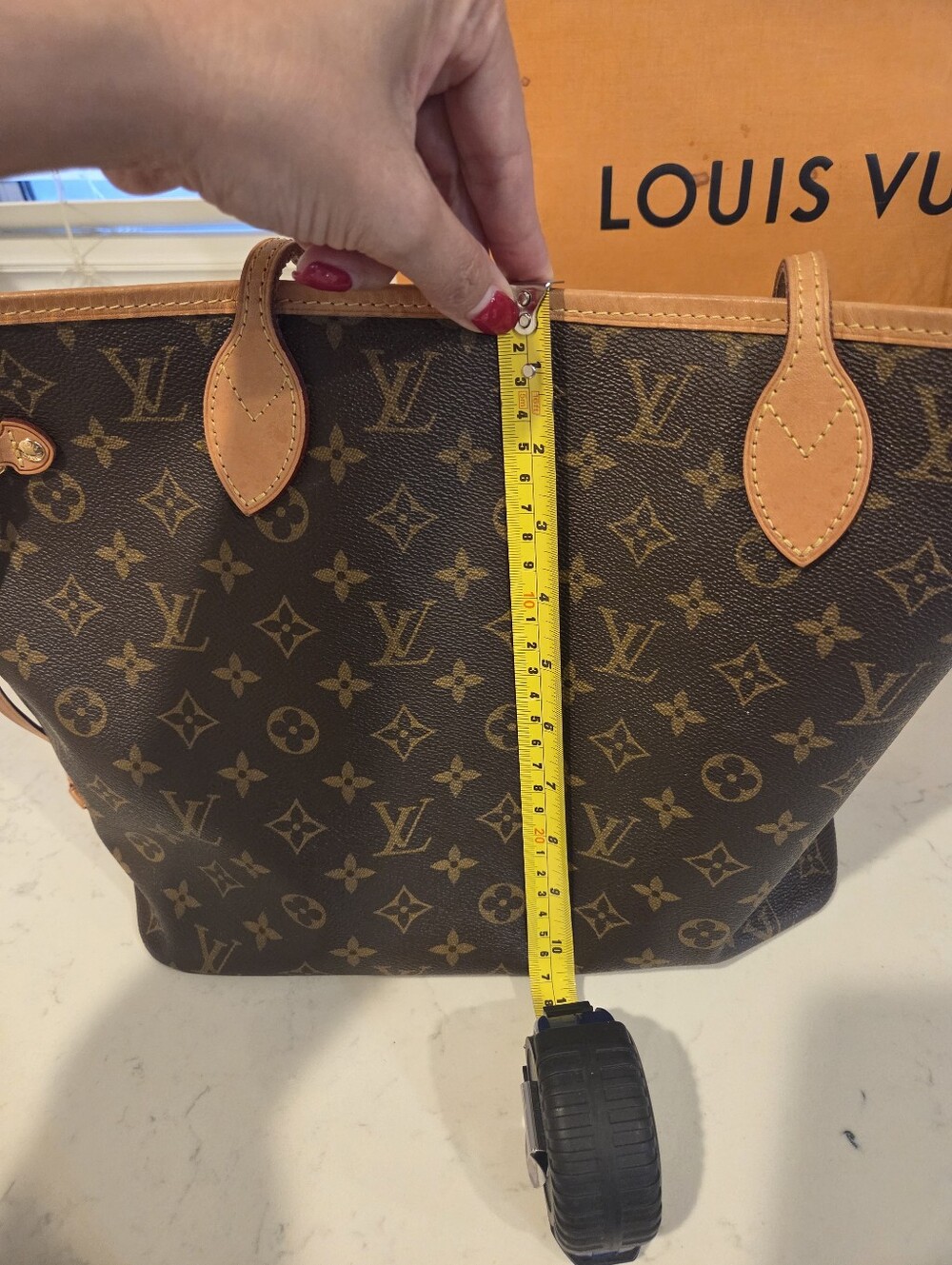Louis Vuitton Monogram Canvas Tote in Brown with Tan Trim - Picture 13 of 16